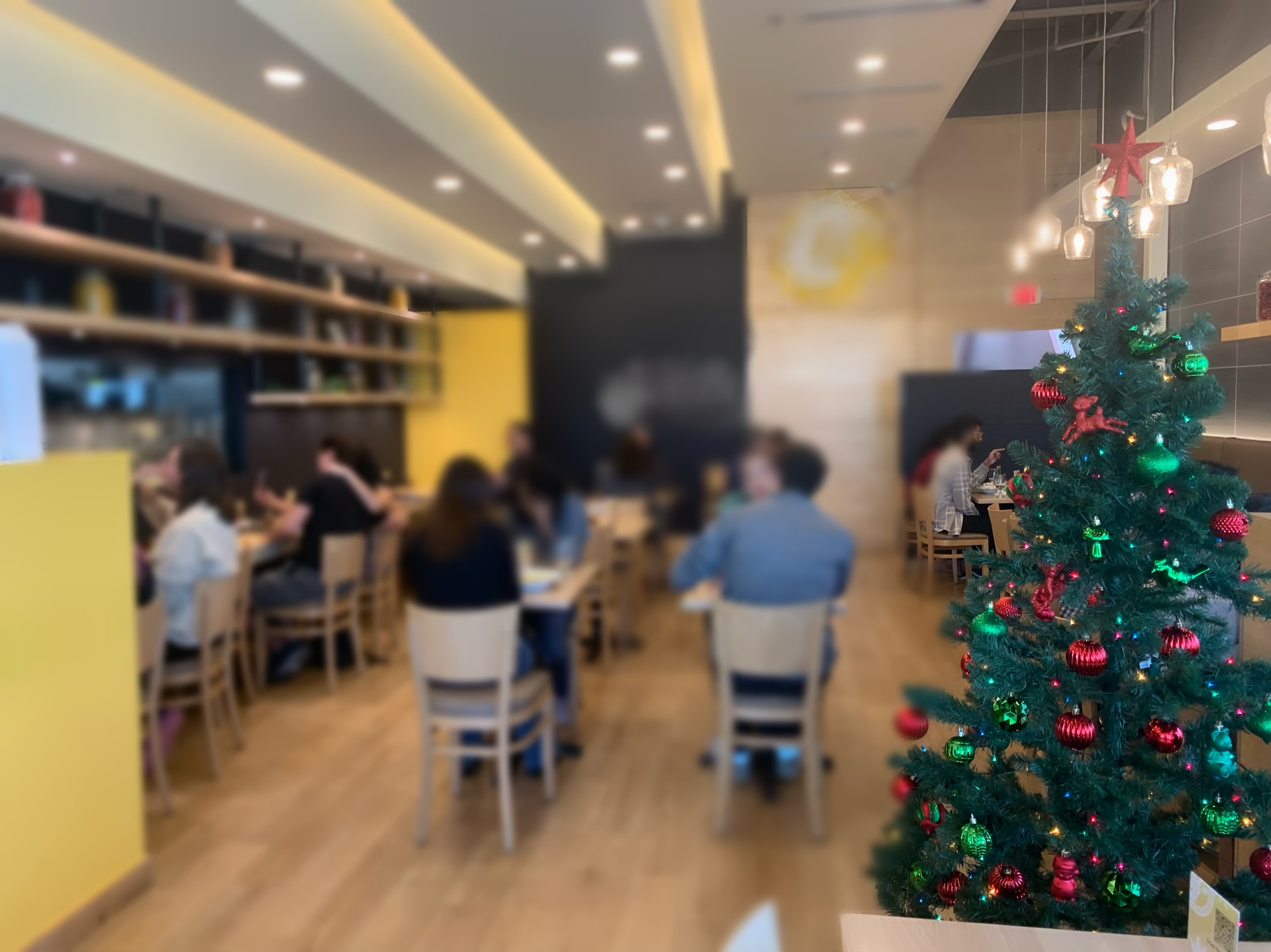 カレーチェーン店内