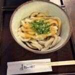 伊勢神宮内宮に面したおかげ横丁の伊勢うどん