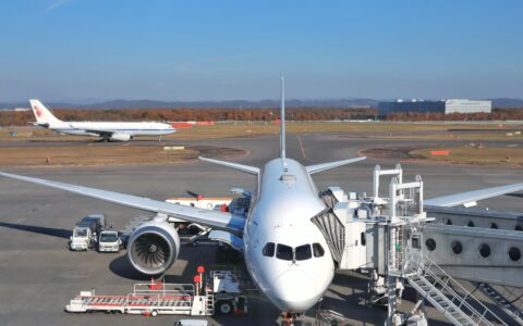 空港に到着している旅客機